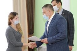 В Мичуринске семь молодых семей получили сертификаты на покупку жилья