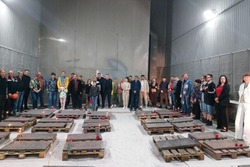 «Комсомолец» начал реставрацию плит для «Вечного огня» в Новоайдаре