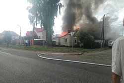 Серьёзный пожар: в Тамбове на улице Степной загорелись два дома и сараи