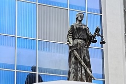 Заведующая детсадом, незаконно начислявшая себе премию, пойдёт под суд