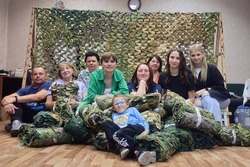 В мастерской Рассказова изготовили тысячную маскировочную сеть