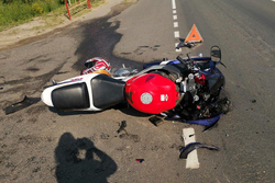 В Притамбовье мотоциклист влетел в «Ладу Приору» и оказался на больничной койке