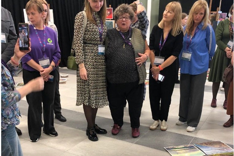 Обсуждение с преподавателем Натальей Беседновой созданных работ