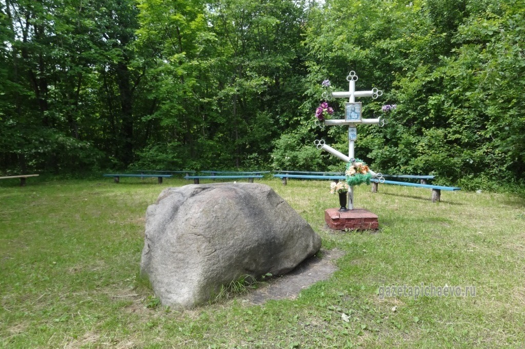 Синь-камень или камень Георгия Победоносца в Байловке