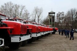 Тамбовские пожарные получили 15 новых спецавтомобилей