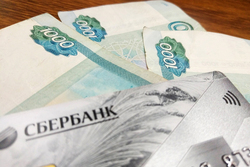 В Сосновском районе продавщица украла у пенсионера с карты 70 тыс. рублей