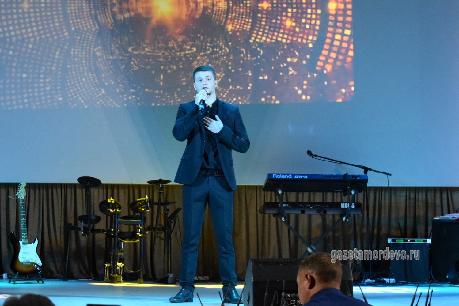 Выступает выпускник Мордовской детской школы искусств 2020 года Виталий Забровский