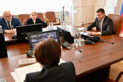 Евгений Первышов поставил задачу освободить территории от мусорных навалов