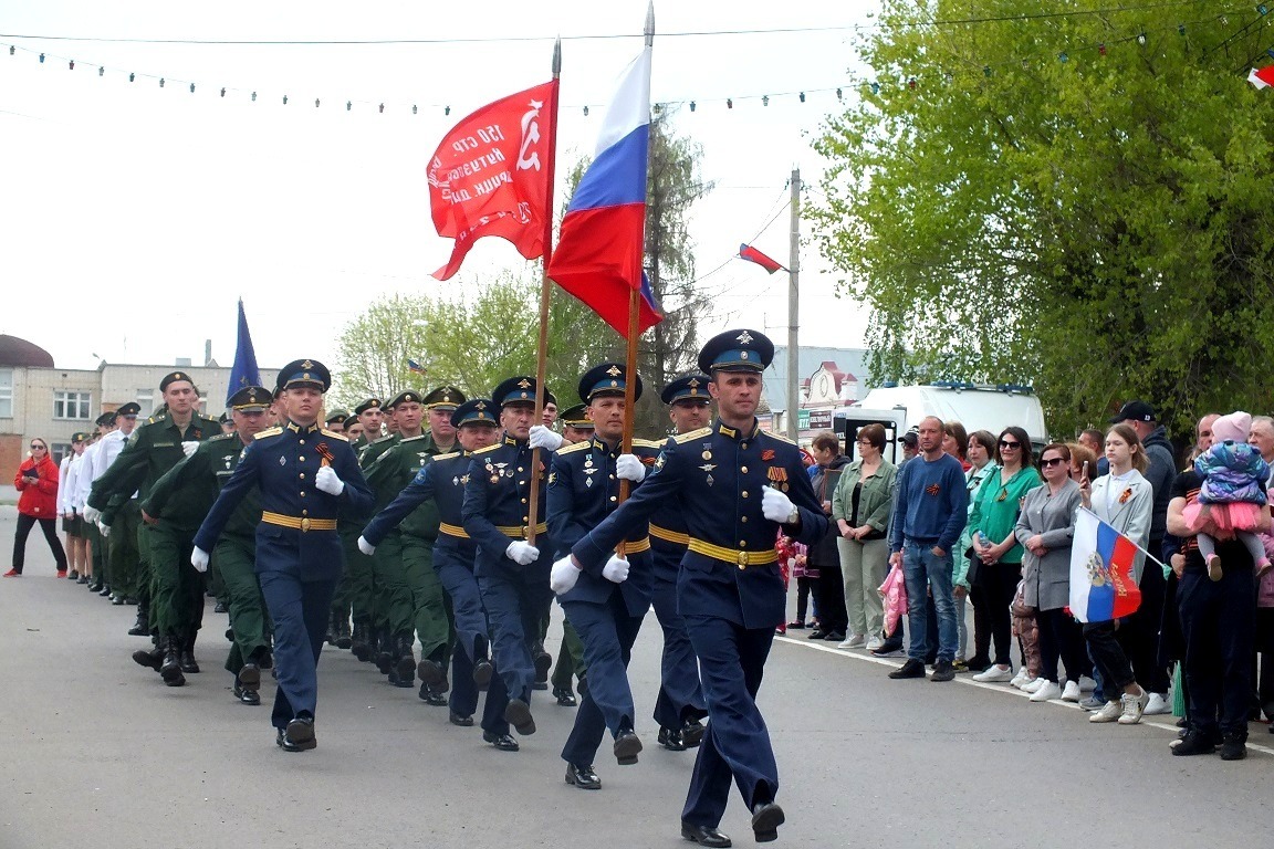 В парадном строю – военнослужащие в/ч 14272
