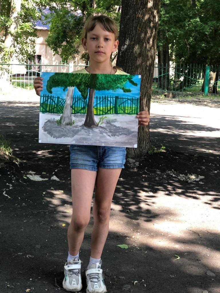 Дети рисуют на пленере