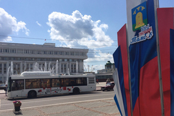 В Тамбове вышел в рейс первый в России литературный автобус