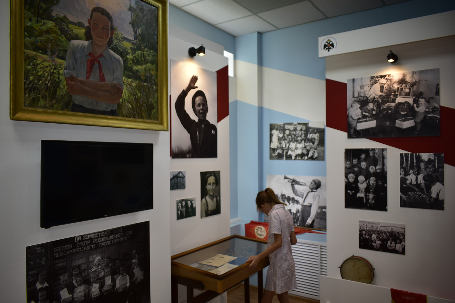 С помощью мультимедийной техники посетители музея могут копии редких архивных документов, посмотреть видеолматериалы и героях-земляках