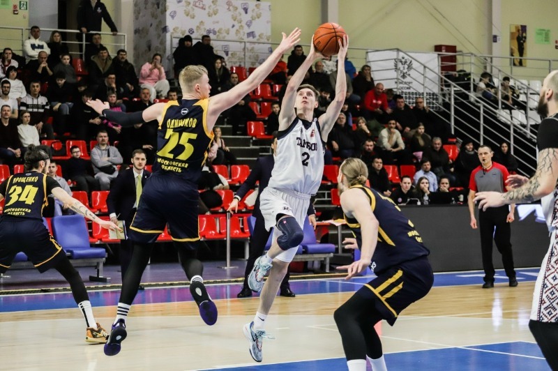 Баскетболисты «Тамбова» дома победили подмосковные «Химки»