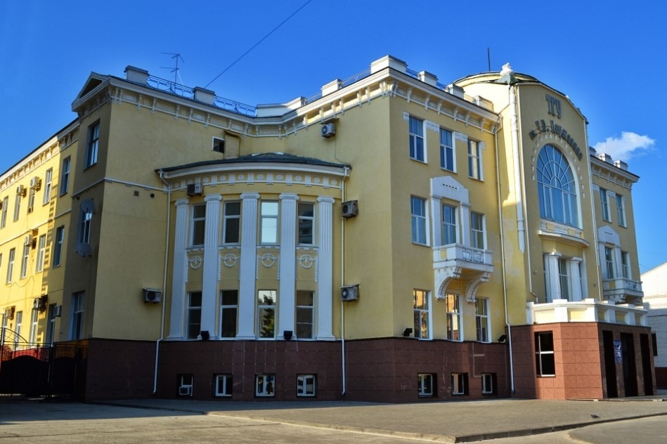 Медицинский институт тамбовского университета. Тамбовский государственный университет им г.р Державина. Институт Державина Тамбов. Тамбовский государственный университет имени Державина общежитие