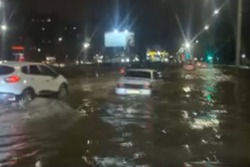 Неравнодушный тамбовчанин помог вытащить из лужи автомобиль после гидроудара
