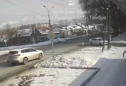 В Тамбове водитель иномарки сбил девушку на пешеходном переходе
