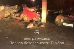 В Сампурском округе классическая «Лада» торпедировала «Гранту» и столб