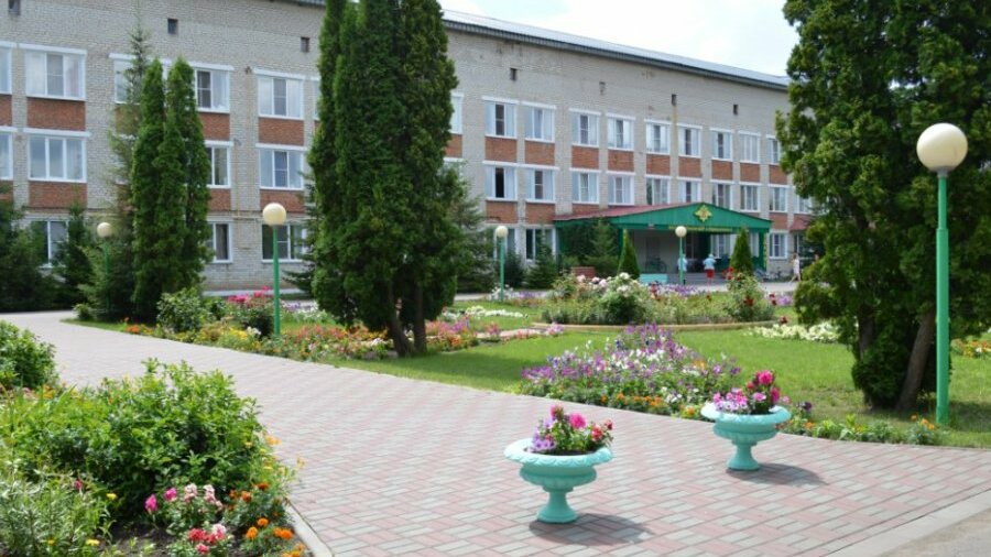 Беженцы из красноармейска. Помещение для беженцев. Центр временного размещения лиц. Центр размещения вынужденных переселенцев. Вынужденный переселенец.