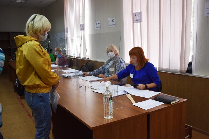 Голосование на избирательных участках Котовска