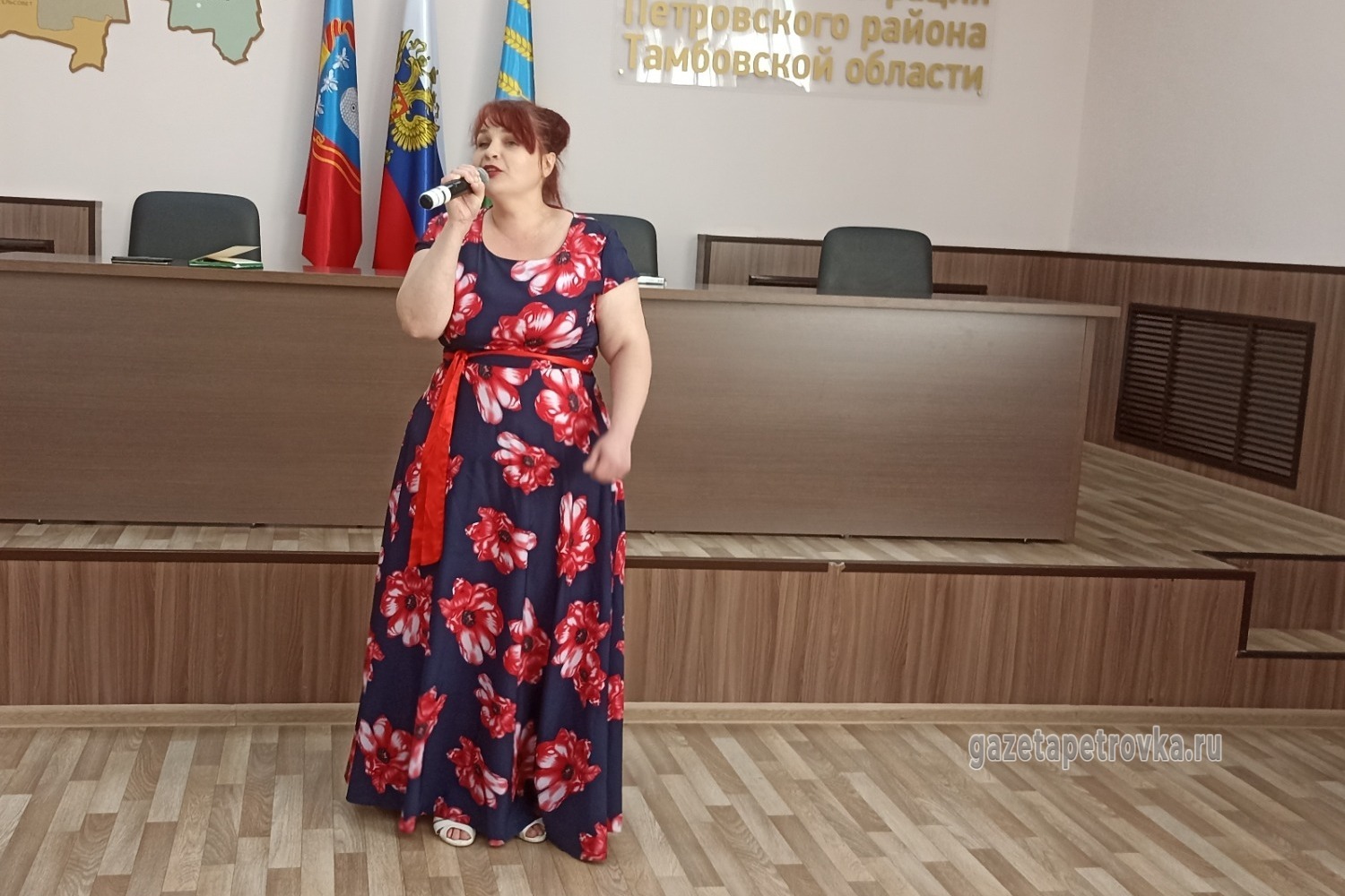 Поёт Екатерина Щекочихина