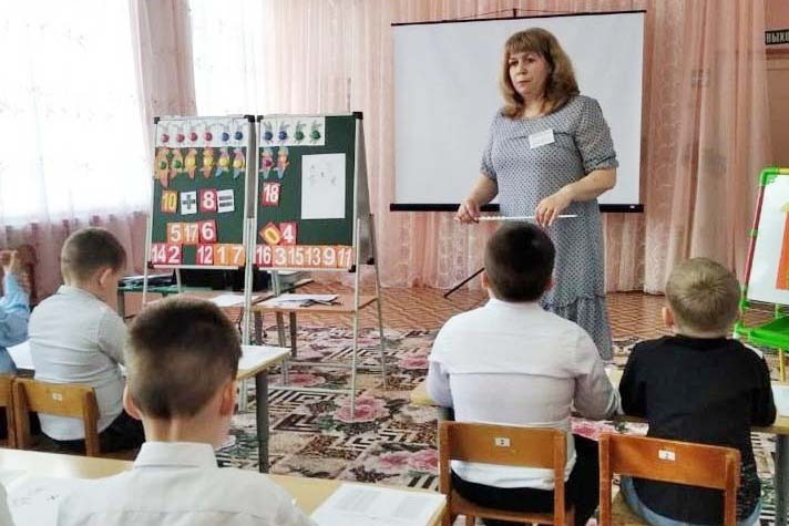 Воспитатель года ртищево 2022. Требования к прогулке в детском саду. Советы воспитателя. Наш любимый воспитатель рисунок. Выход воспитателя.