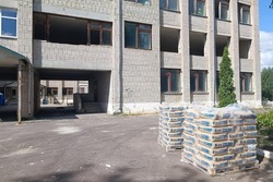 В Тамбовском округе расторгли контракт на капремонт школы с нерадивым подрядчиком  