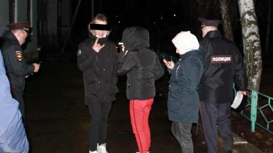 пятеро жителей. новости пос. комедия про 4 друзей. пятеро жителей. пятеро жителей.