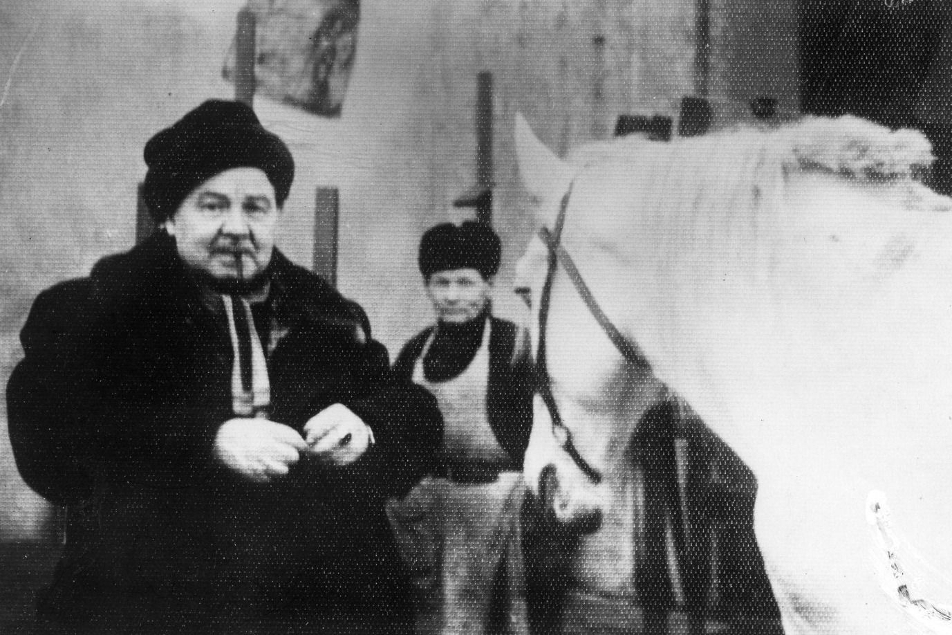 Герасимов рядом с лошадью. 1956 год