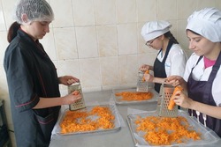 В Кирсановском аграрно-промышленном колледже готовят сухие супы и каши для бойцов СВО