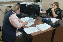 В Тамбове борются с раклейщиками объявлений на остановках
