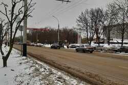 В Тамбове продолжается уборка тротуаров и дорог от снега