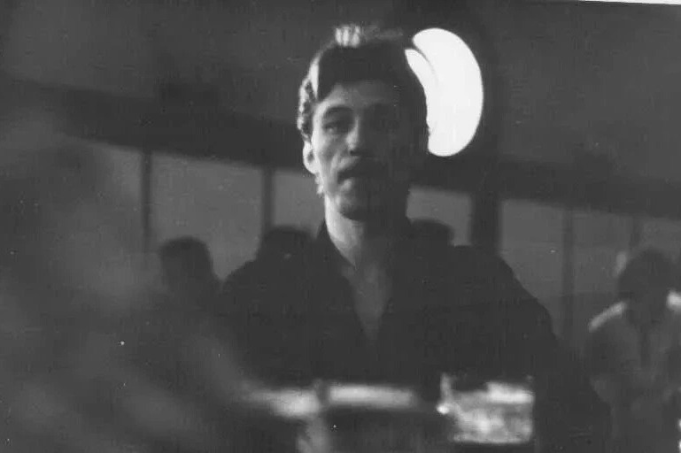 Сергей Беляев в столовой административно-бытового комплекса Чернобыльской атомной электростанции 