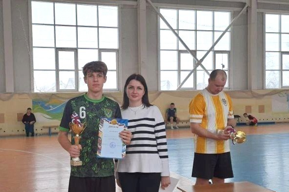 Награды – серебряному призёру турнира