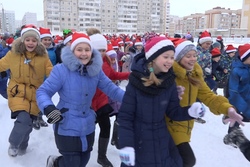 В Тамбове 600 школьников участвовали в забеге Дедов Морозов