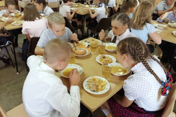 Меню обедов тамбовских младшеклассников опубликуют на сайтах школ