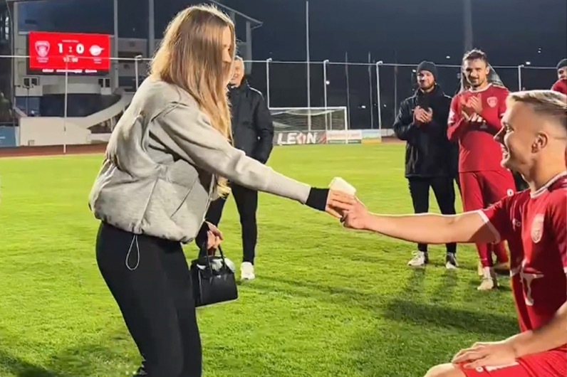 Максим Левин делает предложение