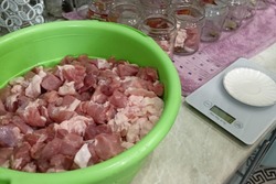 Сплоченность и поддержка: жители Моршанского округа готовят для бойцов кашу и шьют окопные подушки