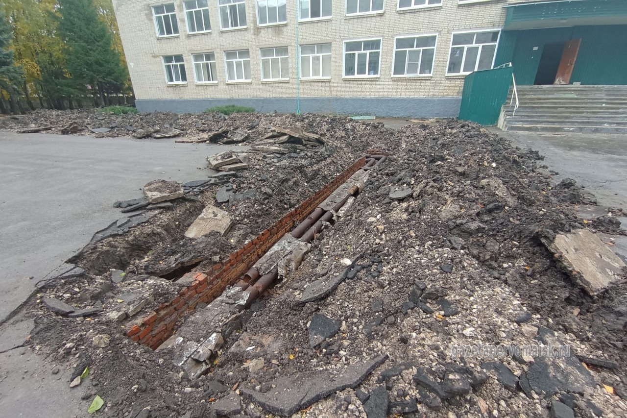 Во втором корпусе Первомайской школы продолжается капитальный ремонт