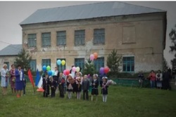 В Тамбовской области посреди учебного года детей перевели из ветхой школы в другое здание