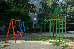 Во дворе на западе Тамбова заменили теплосети и отремонтировали детскую площадку