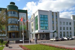 В Тамбовском отделении Сбера открылась юбилейная выставка «Новой Галереи»