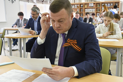 Глава администрации области Александр Никитин написал «Диктант Победы»