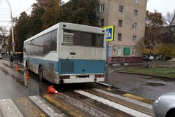 В Тамбове автобус столкнулся с иномаркой: пострадала пенсионерка
