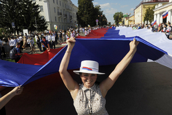 12 тысяч тамбовчан отметили на площади Музыки День Государственного флага России