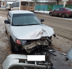 Пьяная девушка на чужой машине и без прав устроила ДТП в центре Мичуринска
