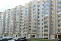 На севере Тамбова молодая женщина выпала с балкона пятого этажа