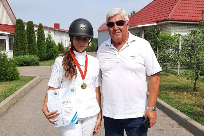Президент Тамбовской Федерации конного спорта Николай Рогожкин с котовчанкой