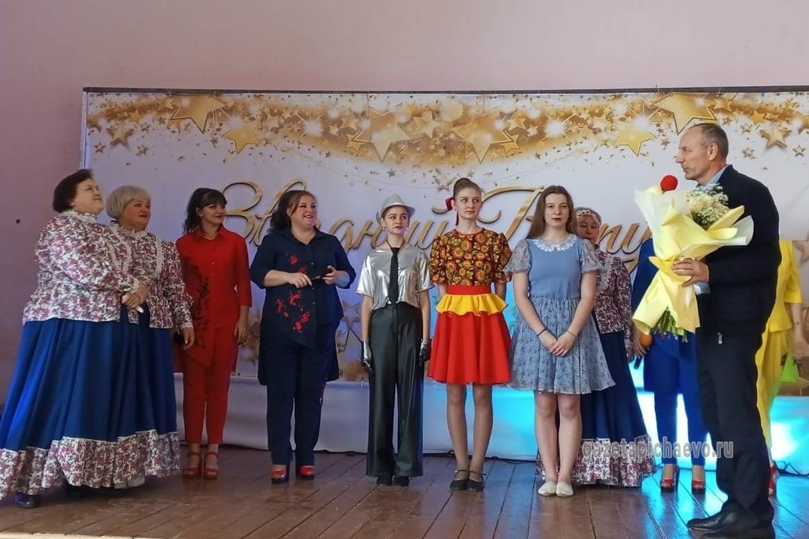 Руководитель ООО «Липовка» Сергей Садов поблагодарил гостей за подаренное хорошее настроение