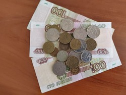 Тамбовчане принесли в банк мелочи на 2,4 млн рублей