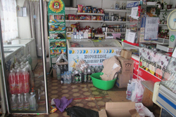 В Инжавинском районе двое местных жителей из продуктового магазина украли алкоголь